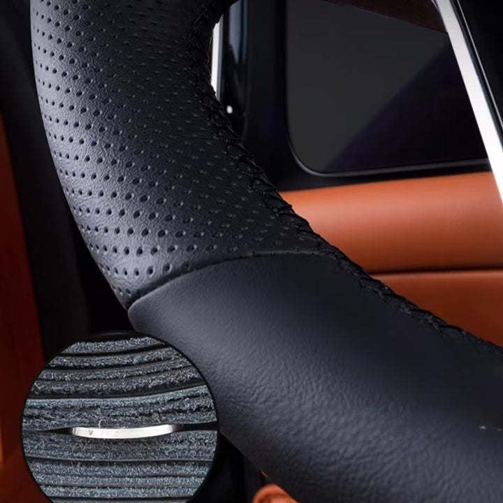 Genuine leather hand-stitched steering wheel cover for Deepal