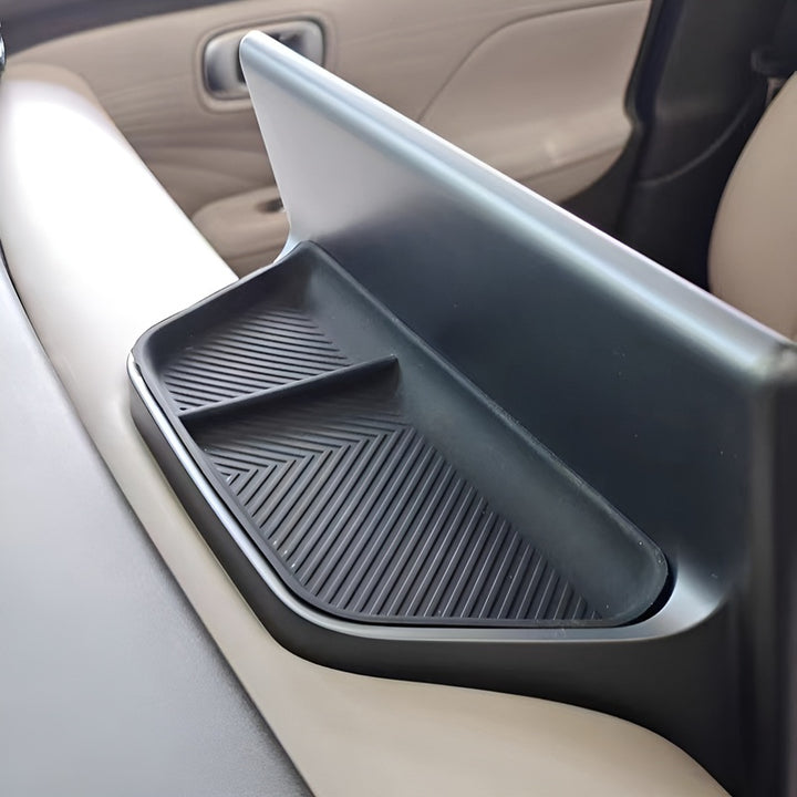 Behind the screen storage mat for AION UT