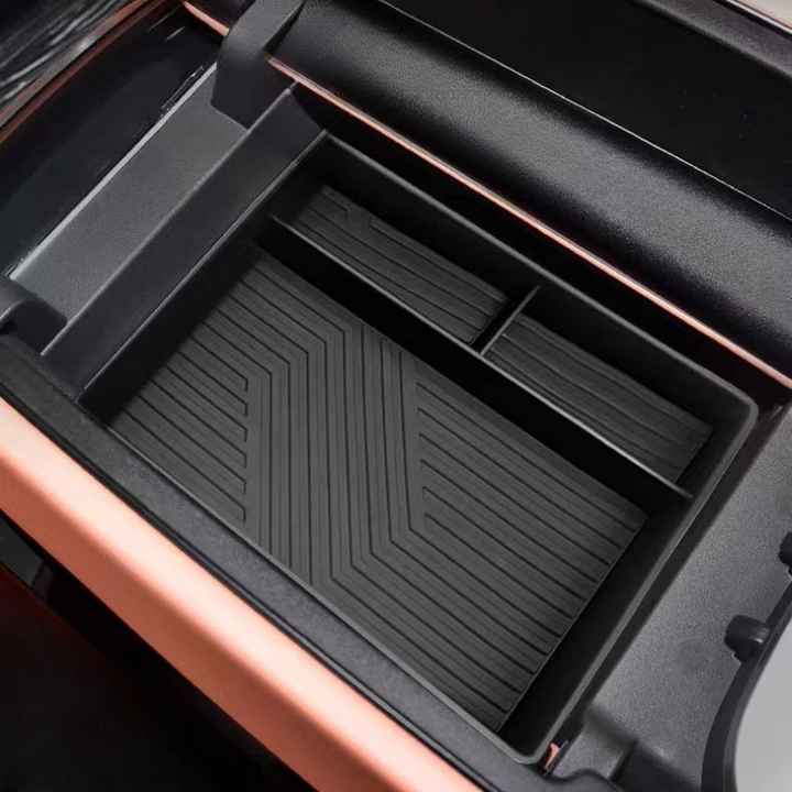 Center armrest storage box for Nevo Q07