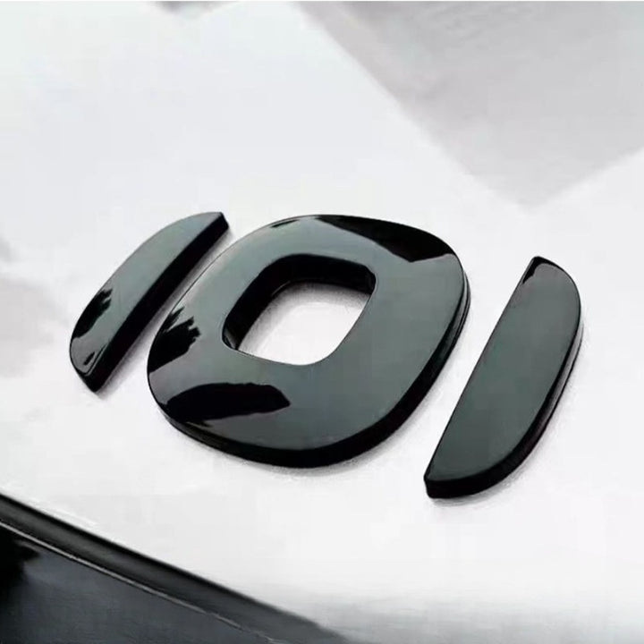 Blacked-out emblem for Nevo Q07