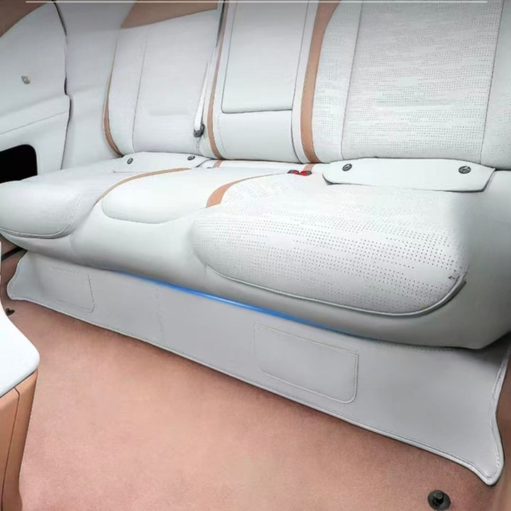 Kick guard under rear seats for Avatr 07