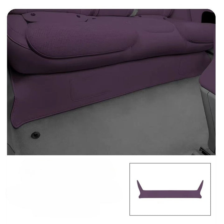 Kick guard under rear seats for Avatr 07