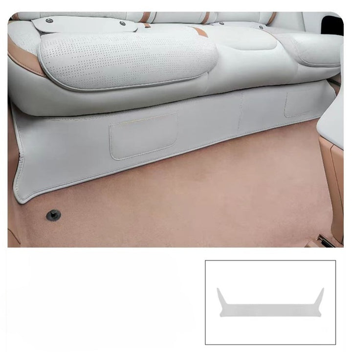 Kick guard under rear seats for Avatr 07