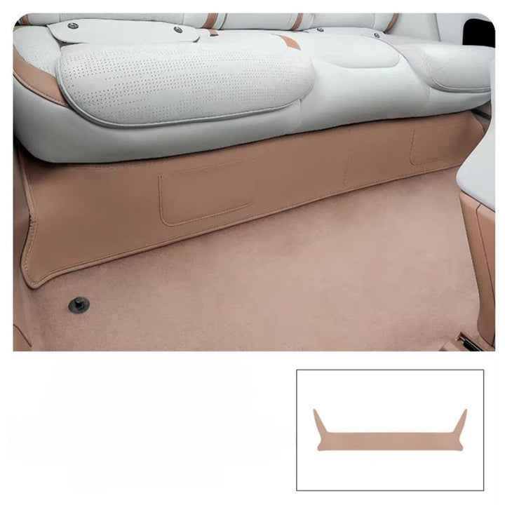 Kick guard under rear seats for Avatr 07