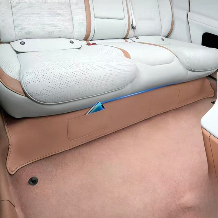 Kick guard under rear seats for Avatr 07