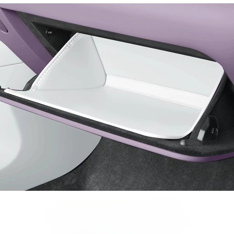 Passenger-side storage compartment for Avatr 06