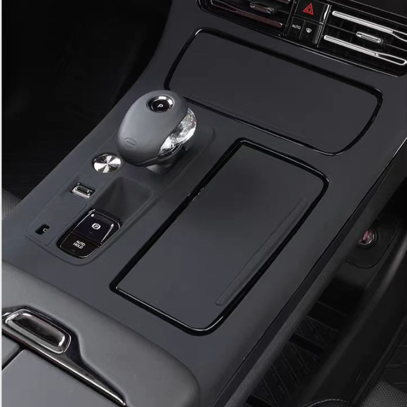 Center console cover for GAC M8