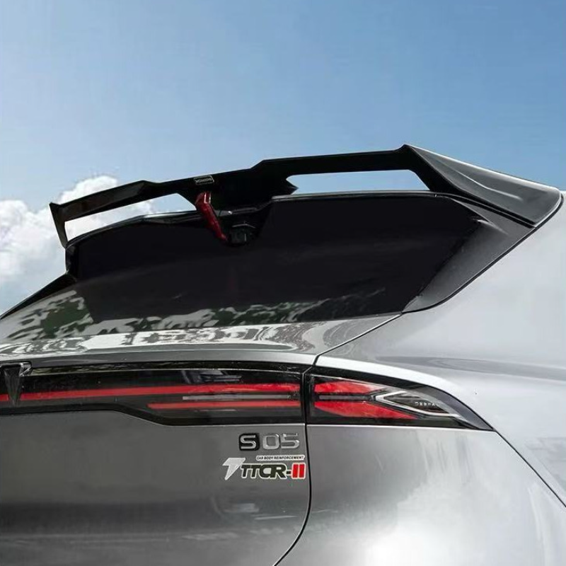 Streamlined rear wing for Deepal S05