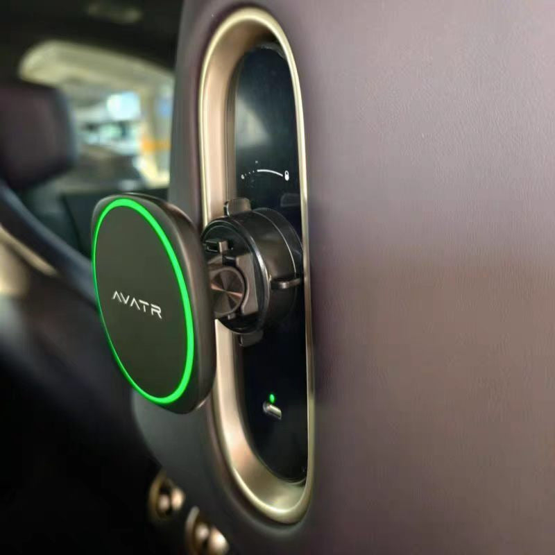 Rear-seat fast-charging car mount for Avatr