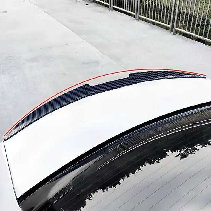 Streamlined rear wing for Hongqi EH7