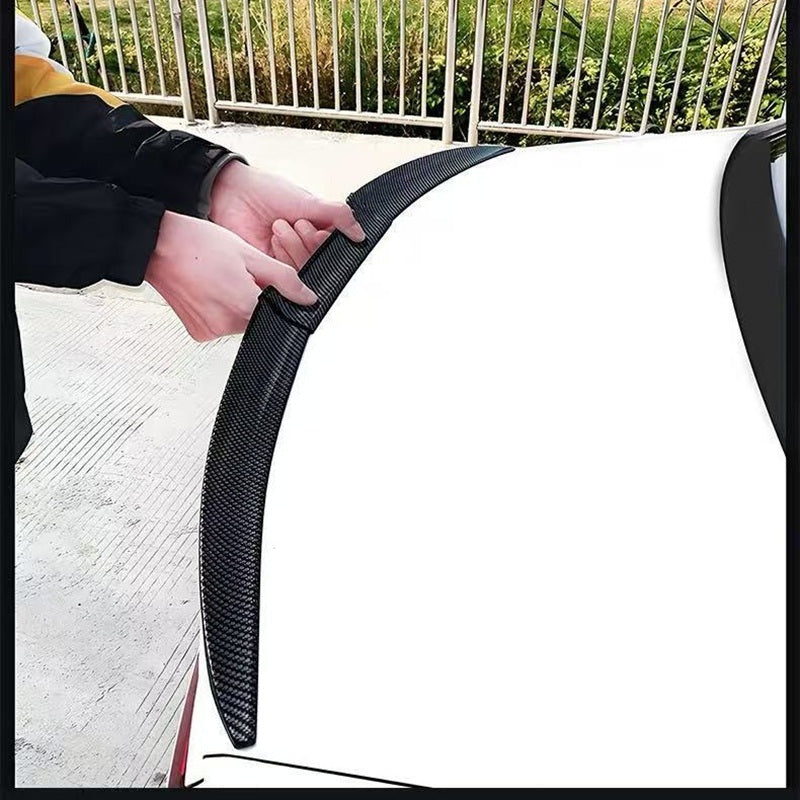 Streamlined rear wing for Hongqi EH7