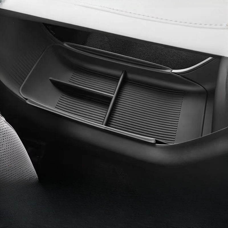 Center armrest storage box for Nevo Q05