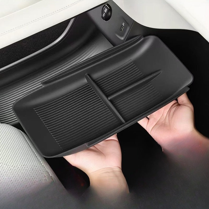 Center armrest storage box for Nevo Q05