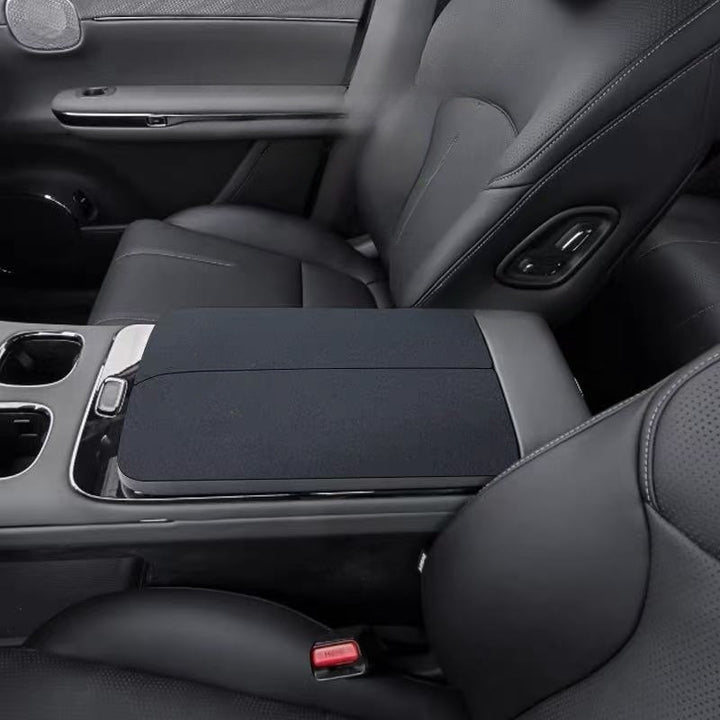 Center control armrest pad for GAC S7